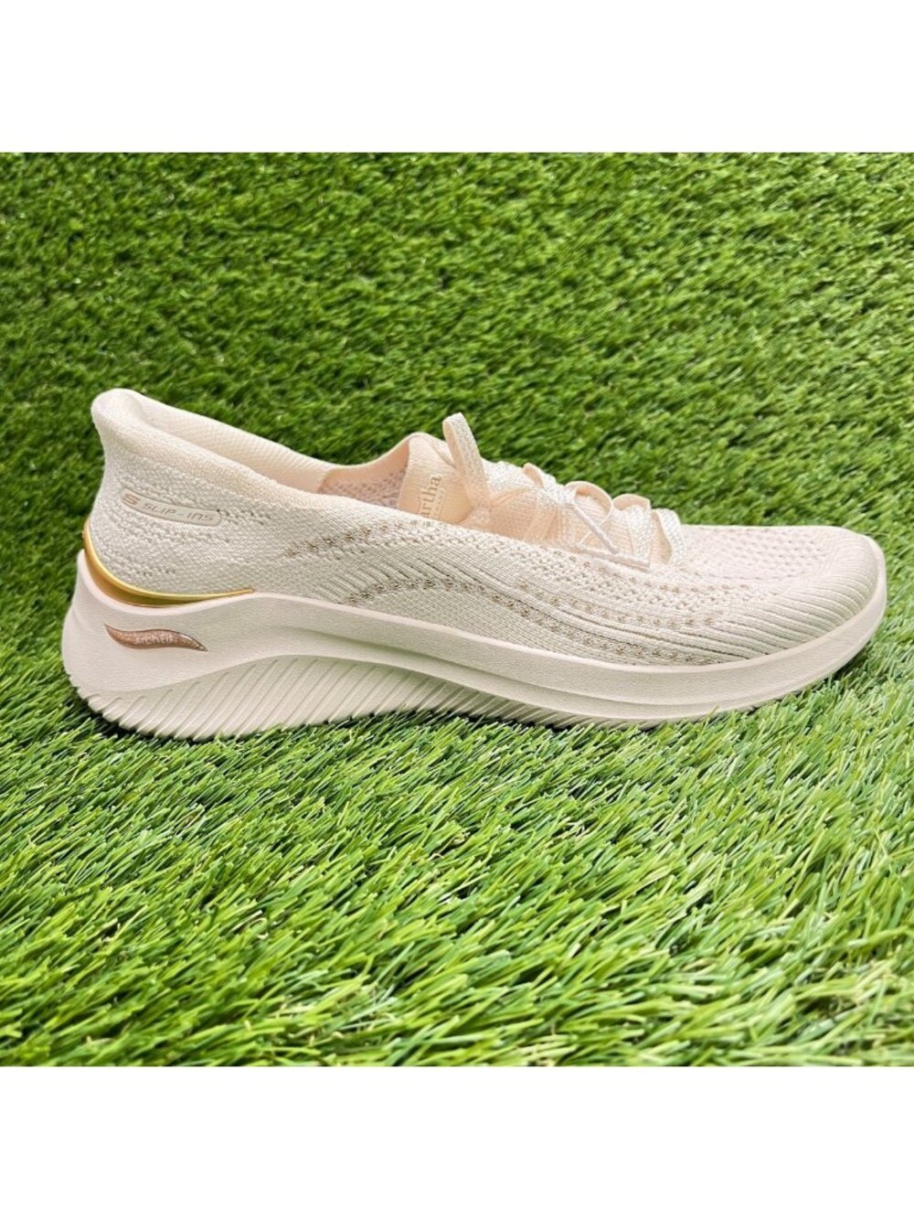 Skechers Arch Fit Ultra Flex 3.0 Womens Size 7.5 Beige Running Shoes Sneakers